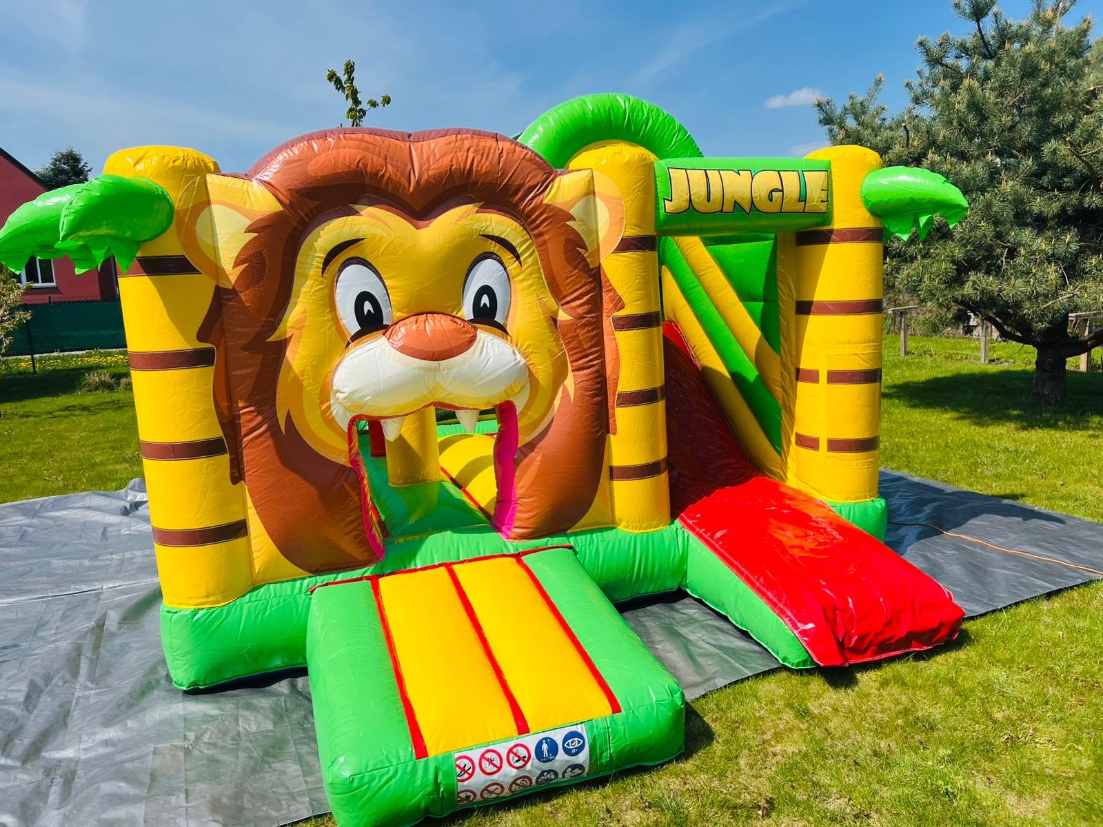PVC střední skákací hrad včetně skluzavky 4,8x4m TYGR